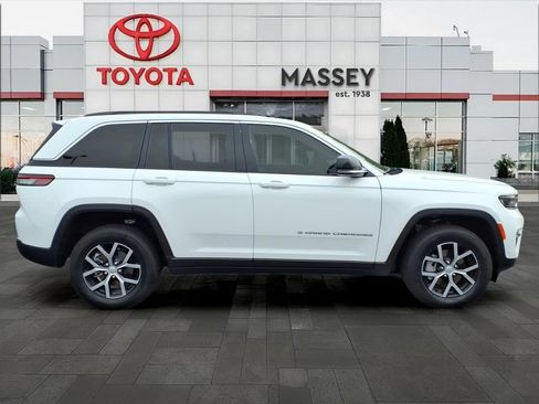 Used 2025 Jeep Grand Cherokee Limited w/ Luxury Tech Group II AWD/4WD image 2