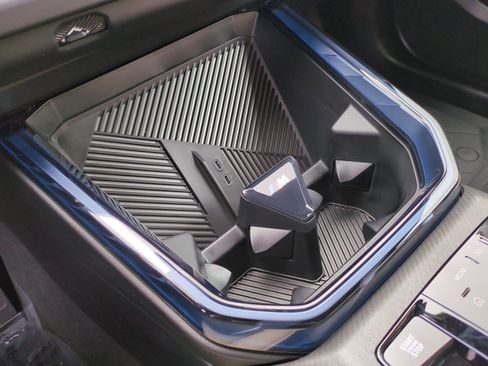 Used 2025 BMW X3 xDrive30i w/ Premium Package image 28