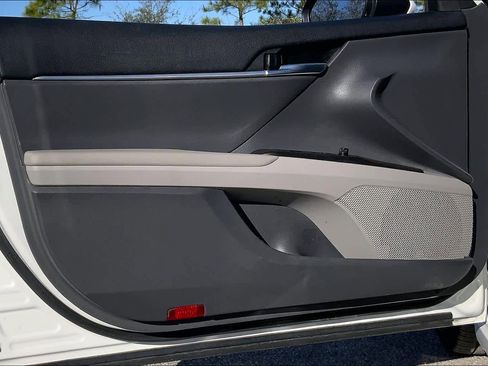 Used 2023 Toyota Camry SE image 20