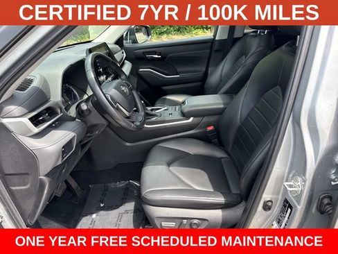 Used 2022 Toyota Highlander XLE AWD/4WD image 14