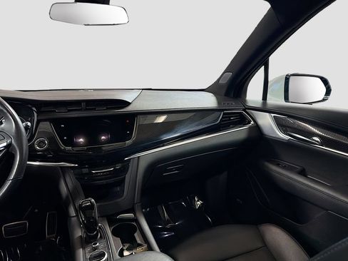 Certified 2024 Cadillac XT6 Sport w/ LPO, Floor Liner Package AWD/4WD image 26
