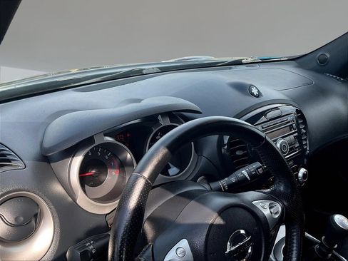 Used 2013 Nissan Juke SV FWD image 14