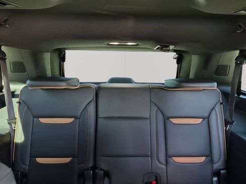 Used 2024 GMC Yukon AT4 w/ Technology Package AWD/4WD image 31