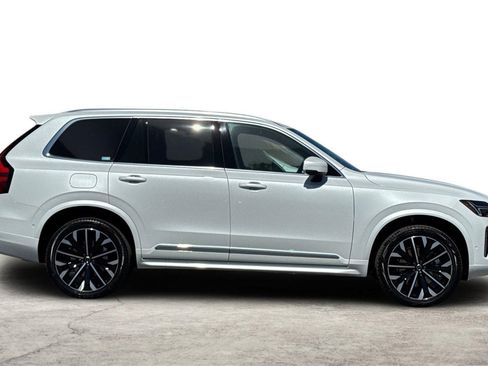 Used 2026 Volvo XC90 B6 Plus w/ Protection Package Premier AWD/4WD image 10