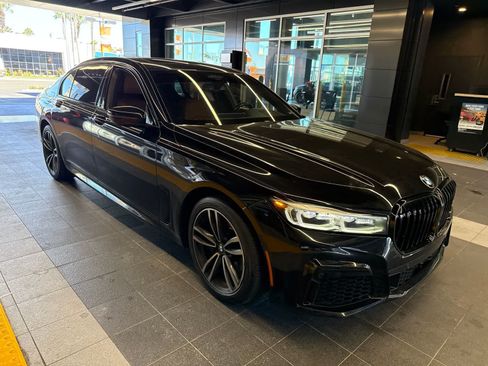 Used 2021 BMW 750i xDrive w/ Autobahn Package AWD/4WD image 8