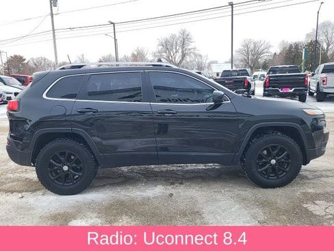 Used 2016 Jeep Cherokee Latitude w/ Cold Weather Group image 20