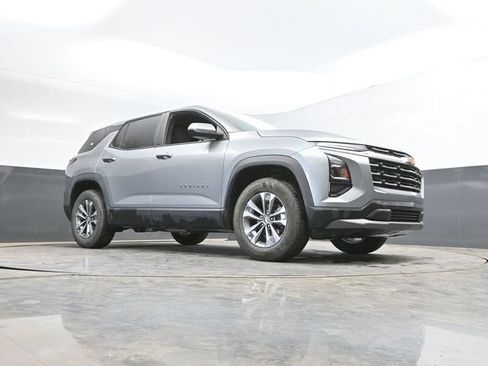 Used 2025 Chevrolet Equinox LT FWD image 44