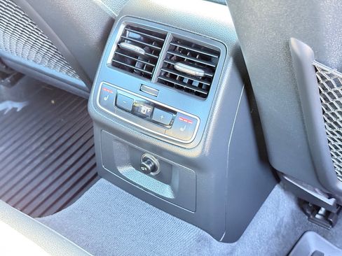 Used 2017 Audi A4 2.0T Premium Plus image 40