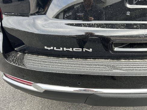 New 2026 GMC Yukon Elevation AWD/4WD image 11