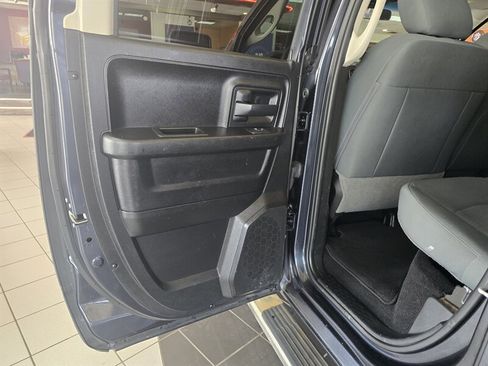 Used 2019 RAM 1500 Express w/ Express Value Package AWD/4WD image 10