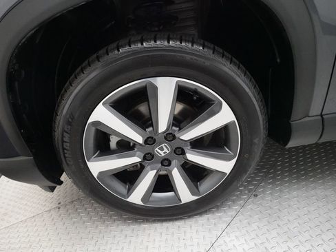 Used 2024 Honda Pilot Touring image 28