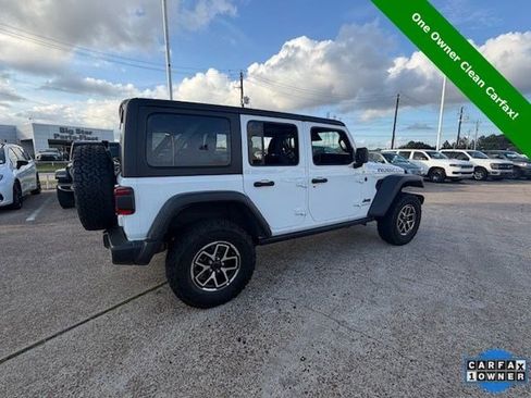 Used 2025 Jeep Wrangler Unlimited Rubicon AWD/4WD image 3
