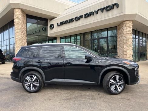 Used 2026 Nissan Rogue SL AWD/4WD image 2