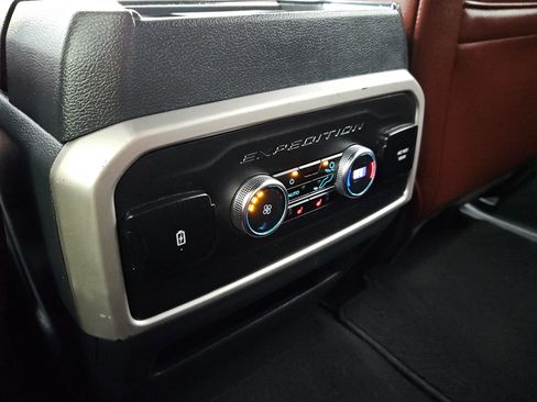 Used 2024 Ford Expedition Limited image 24
