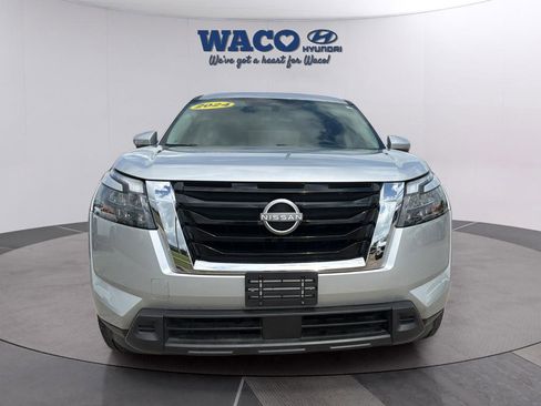 Used 2024 Nissan Pathfinder SV w/ SV Premium Package image 3