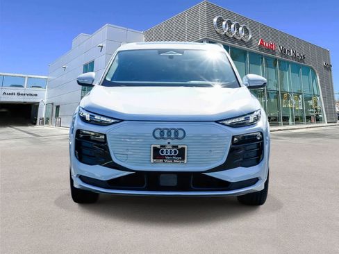 Used 2025 Audi Q6 e-tron Premium Plus w/ Premium Plus AWD/4WD image 6