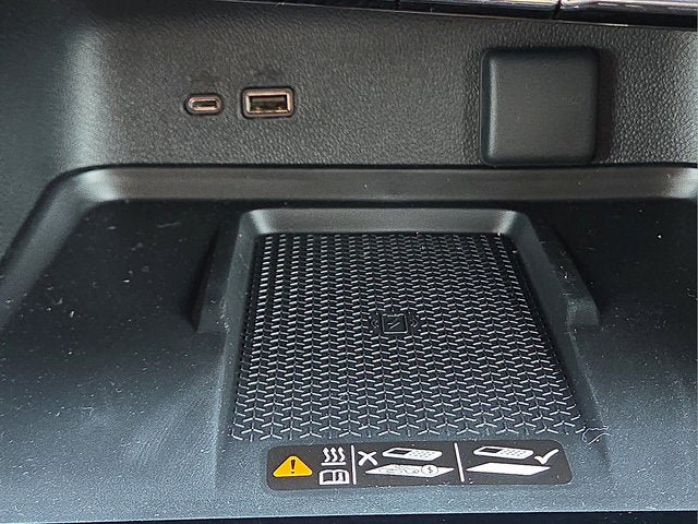 New 2026 Chevrolet Traverse RS w/ LPO, Floor Liner Package FWD image 21