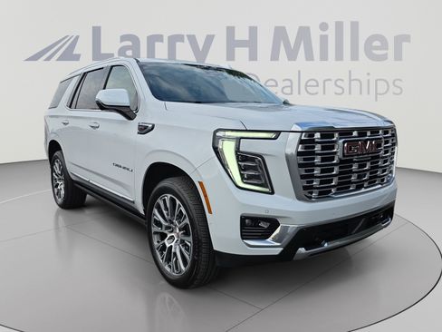 Used 2026 GMC Yukon Denali w/ Sun & Power Step Package AWD/4WD image 7