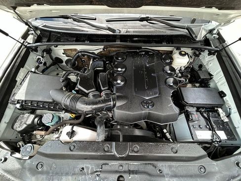 Used 2023 Toyota 4Runner Limited AWD/4WD image 33