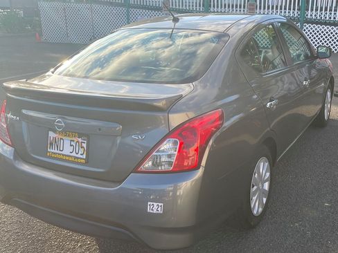 Used 2019 Nissan Versa SV FWD image 4