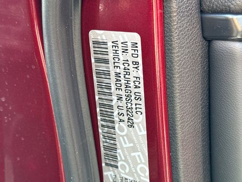 New 2025 Jeep Grand Cherokee Laredo image 27