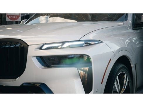 Used 2026 BMW X7 xDrive40i w/ M Sport Package image 6