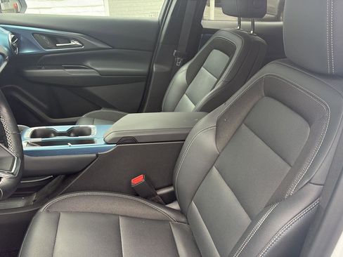 Used 2024 Chevrolet Equinox EV LT FWD image 9
