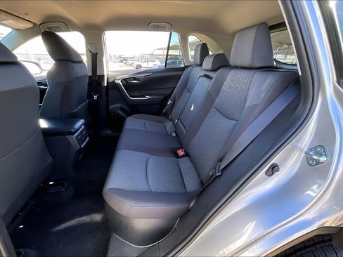 Used 2025 Toyota RAV4 XLE image 18