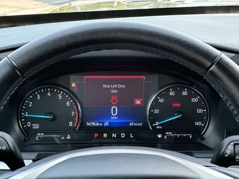 Used 2022 Ford Explorer XLT AWD/4WD image 12