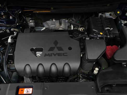 Used 2020 Mitsubishi Outlander LE AWD/4WD image 28