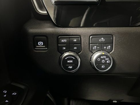 Used 2024 GMC Sierra 1500 Elevation image 36