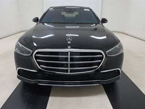 Used 2023 Mercedes-Benz S 580 4MATIC Sedan image 2