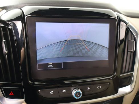 Used 2023 Chevrolet Traverse LT w/ LPO, Cargo Package AWD/4WD image 6