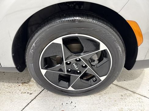 Certified 2023 Kia Soul EX FWD image 32