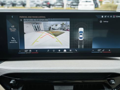 Used 2025 BMW 330i Sedan image 16