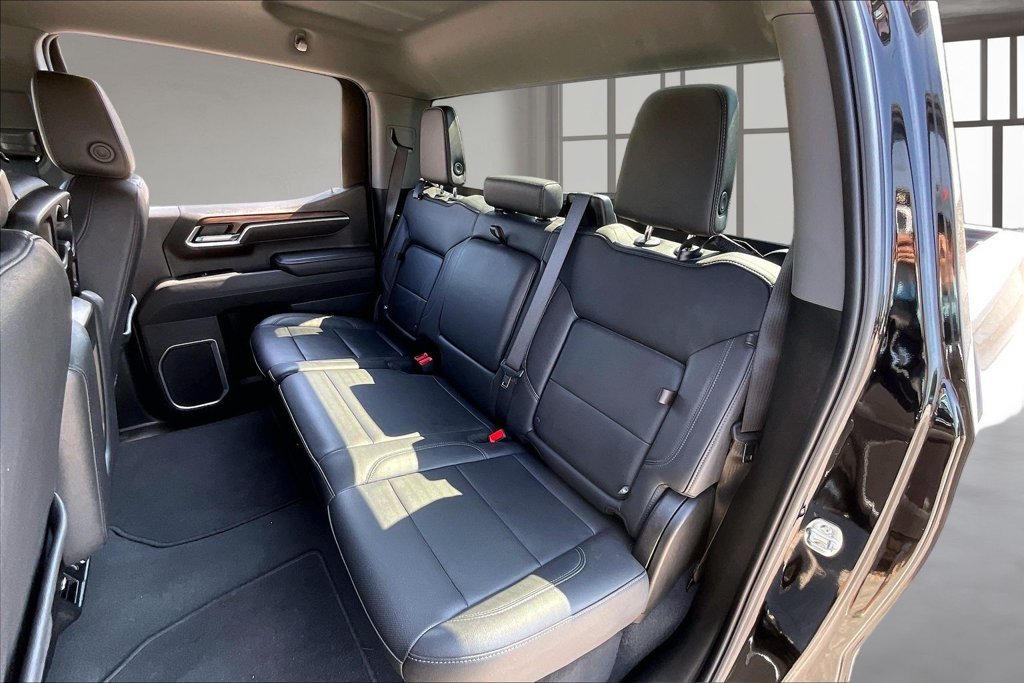 Used 2025 GMC Sierra 1500 SLT RWD image 22