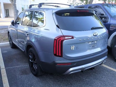 Used 2021 Kia Telluride SX w/ Towing Package FWD image 4