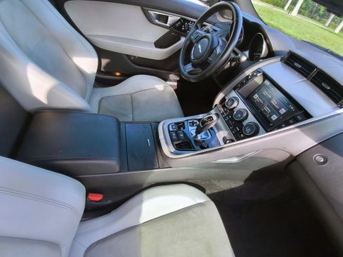 Used 2016 Jaguar F-TYPE Coupe RWD image 25