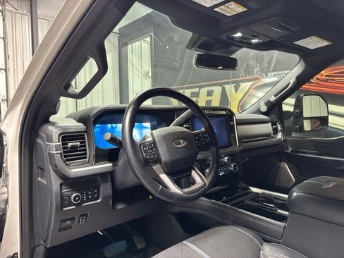 Used 2025 Ford F350 Platinum w/ FX4 Off-Road Package AWD/4WD image 5