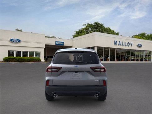 Used 2026 Ford Escape ST-Line w/ Cold Weather Package image 5