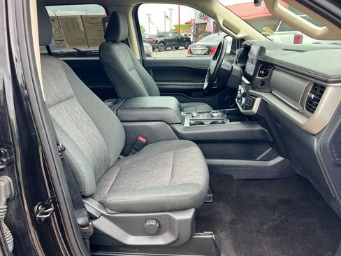 Used 2022 Ford Expedition XLT AWD/4WD image 42