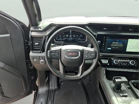 Used 2025 GMC Sierra 1500 AT4 w/ AT4 Premium Package AWD/4WD image 13