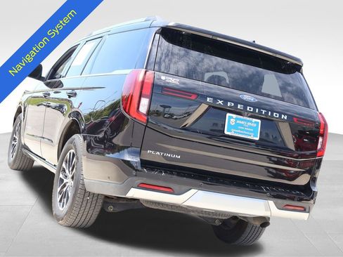 Certified 2025 Ford Expedition Platinum AWD/4WD image 4