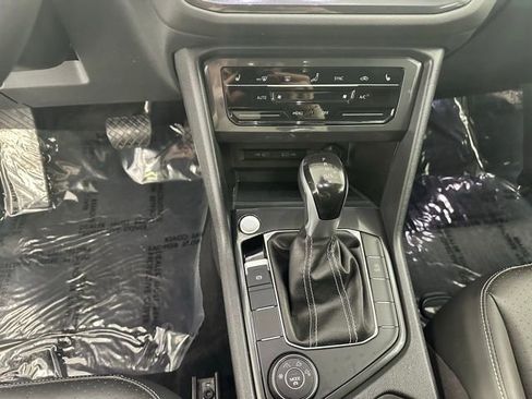 Used 2023 Volkswagen Tiguan SE AWD/4WD image 6