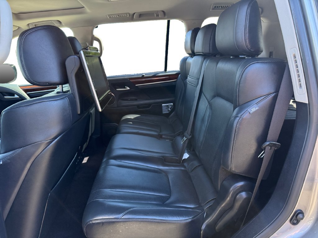 Used 2017 Lexus LX 570 4WD w/ Luxury Package image 15