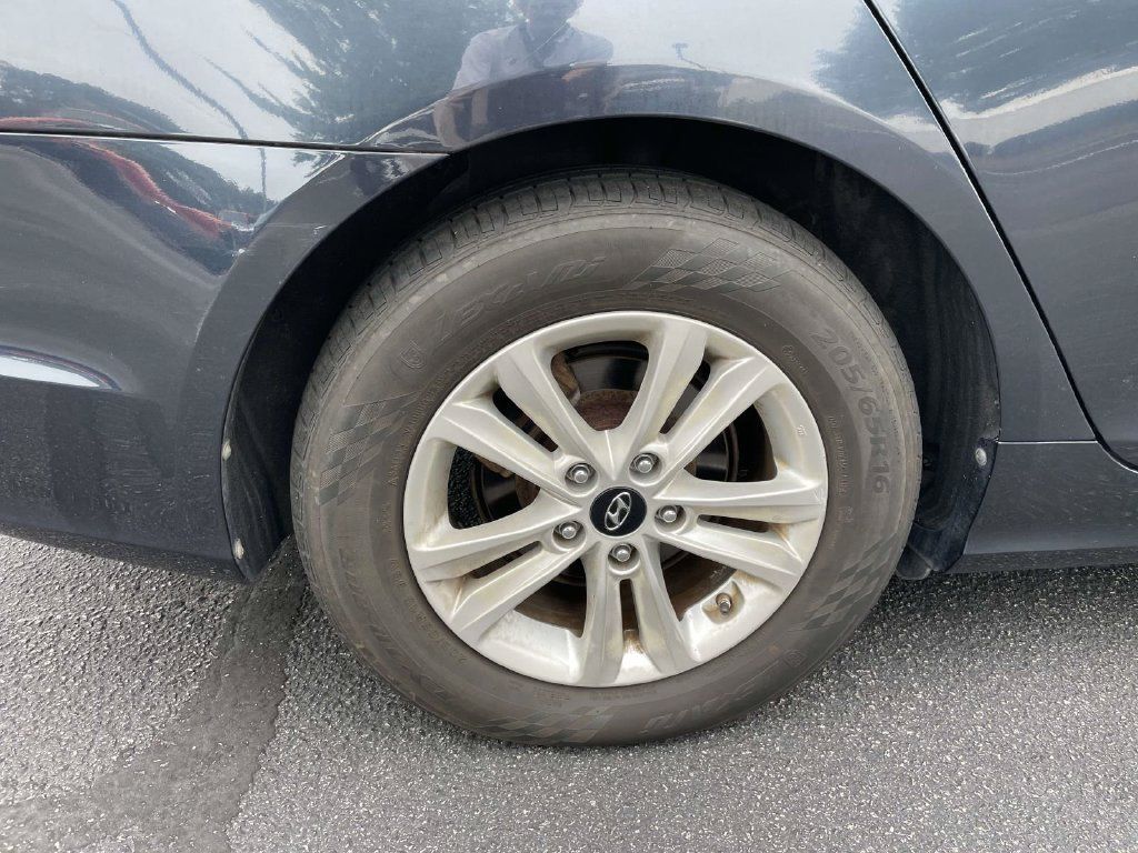 Used 2011 Hyundai Sonata GLS w/ Popular Equipment Pkg 2 FWD image 7