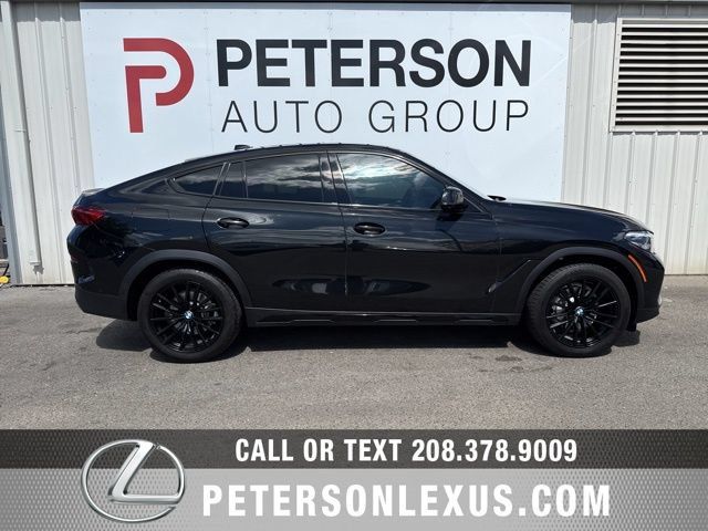 Used 2023 BMW X6 xDrive40i w/ Premium Package AWD/4WD image 3