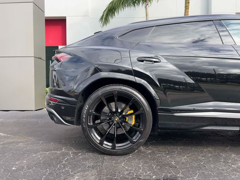 Used 2020 Lamborghini Urus AWD/4WD image 8
