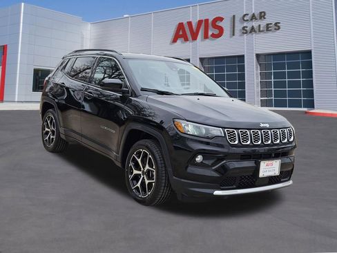 Used 2025 Jeep Compass Limited image 9