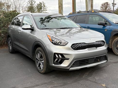 Used 2022 Kia Niro EX image 1